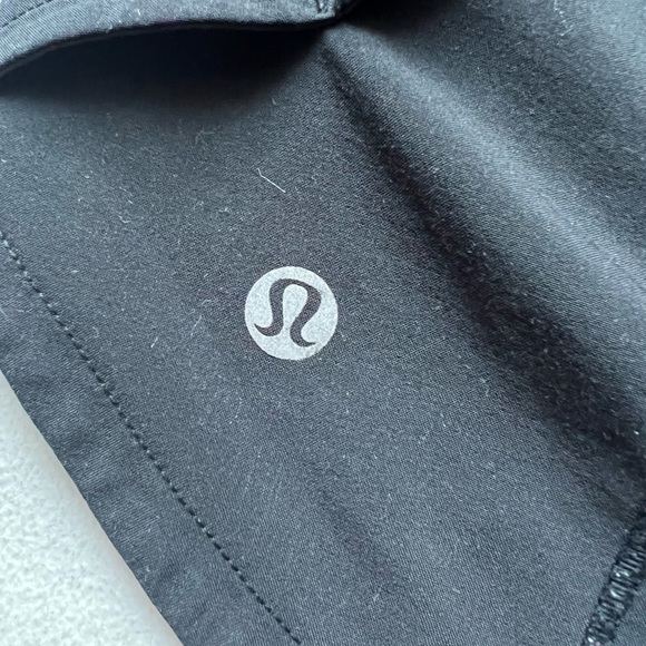 lululemon Speed Up Low-Rise Lined Shorts 2.5” Size 2 - Picture 3 of 6